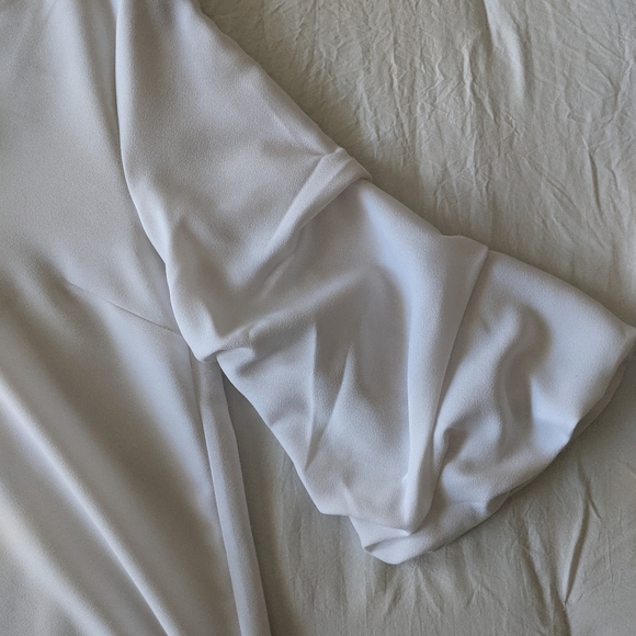 Gorgeous white blouse w/ balloon sleeves - Picture 4 of 5